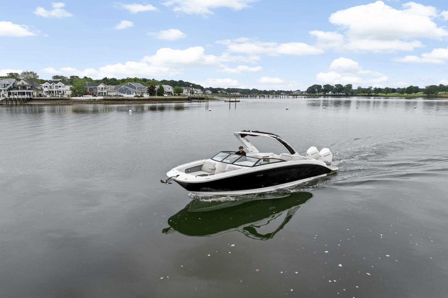 Slide: The Image of Sea Ray SDX 290 Outboard 2025 - 52