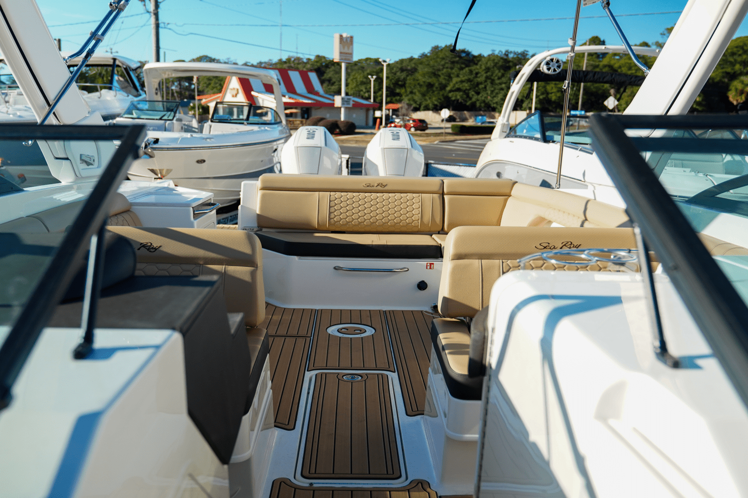 Slide: The Image of Sea Ray SDX 290 Outboard 2025 - 52