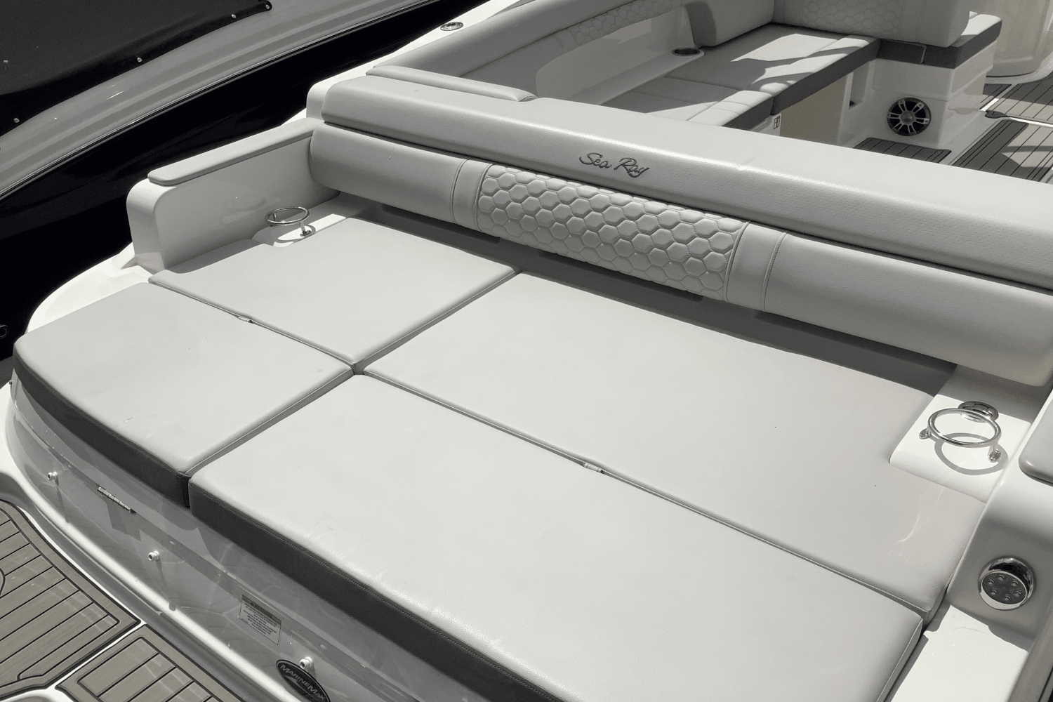 Slide: The Image of Sea Ray SDX 290 Outboard 2025 - 6