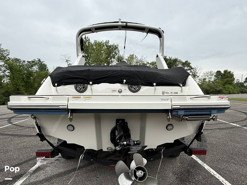 Slide: The Image of Sea Ray SLX 230 2020 - 15507936