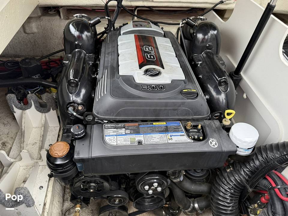 Slide: The Image of Sea Ray SLX 230 2020 - 15507938