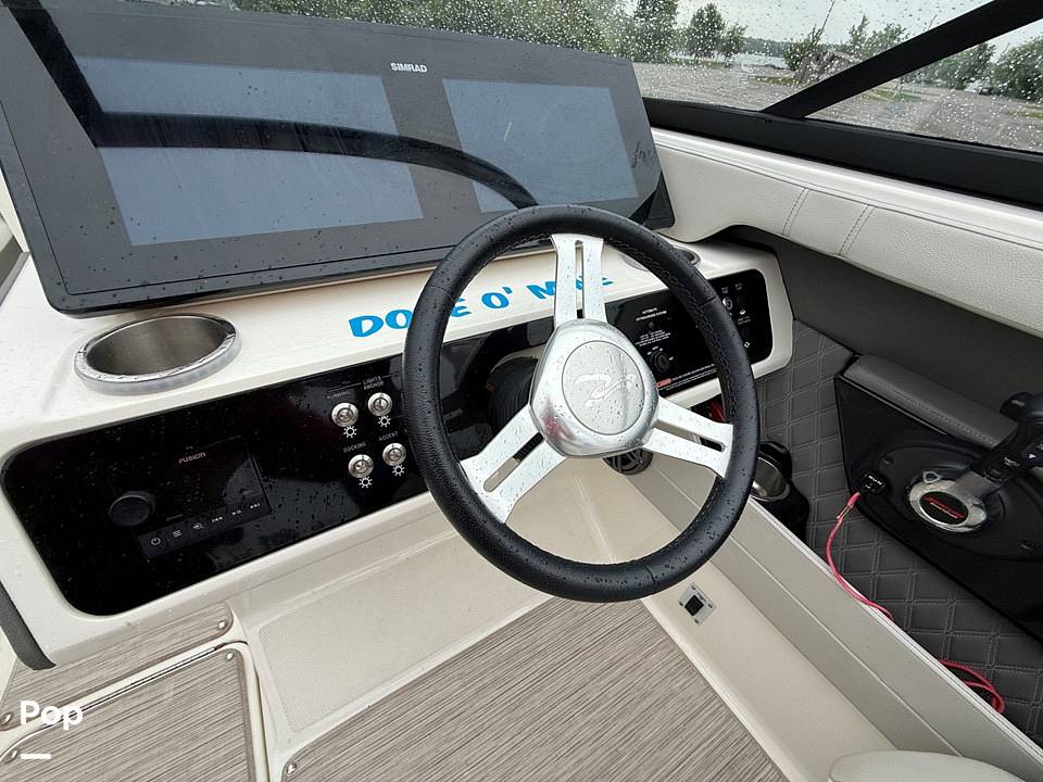 Slide: The Image of Sea Ray SLX 230 2020 - 15507942