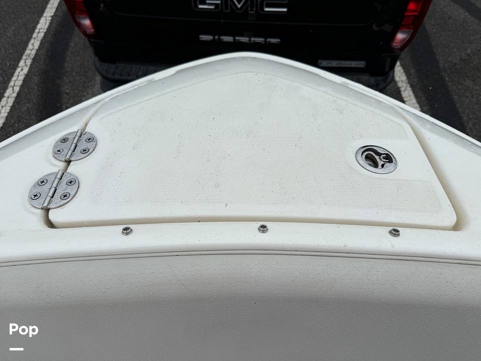 Slide: The Image of Sea Ray SLX 230 2020 - 15507958