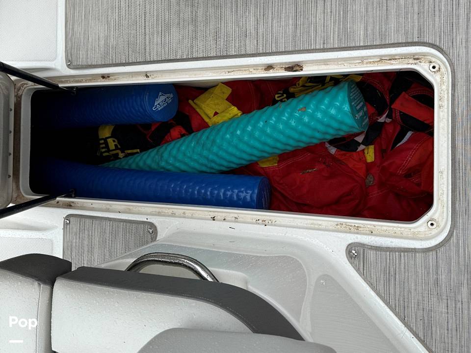 Slide: The Image of Sea Ray SLX 230 2020 - 15507975