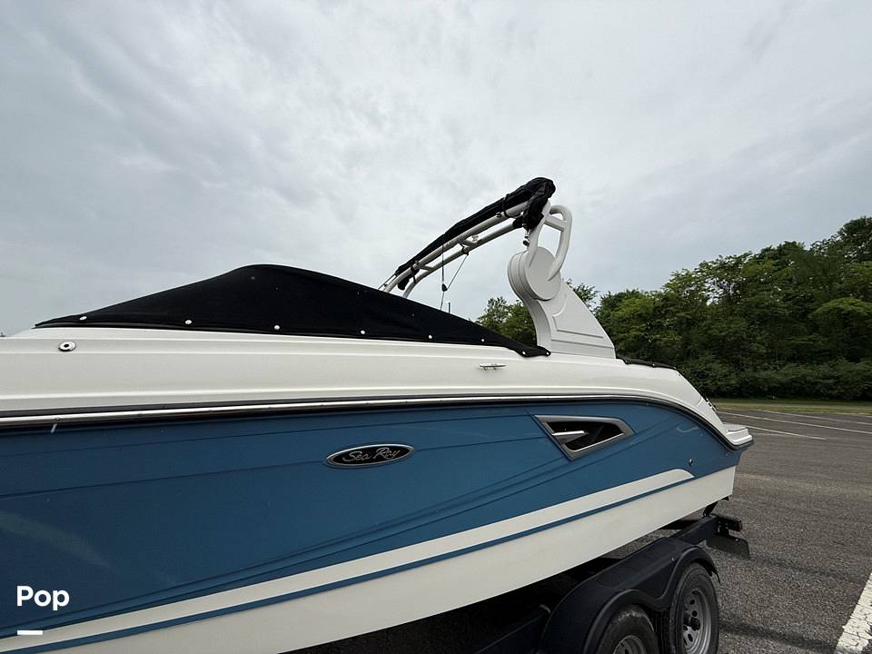 Slide: The Image of Sea Ray SLX 230 2020 - 15507978