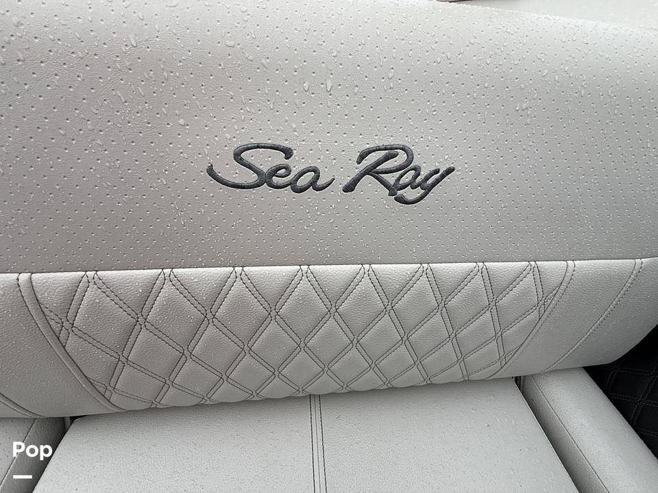 Slide: The Image of Sea Ray SLX 230 2020 - 15507982