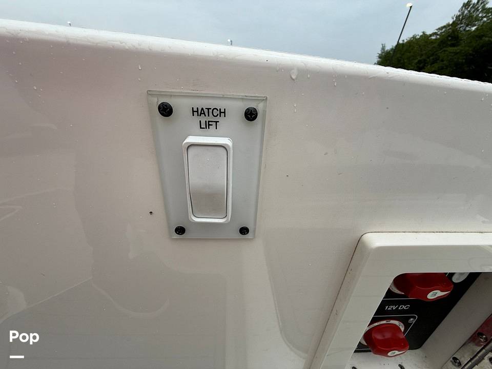 Slide: The Image of Sea Ray SLX 230 2020 - 15507987