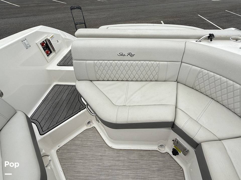 Slide: The Image of Sea Ray SLX 230 2020 - 15507990