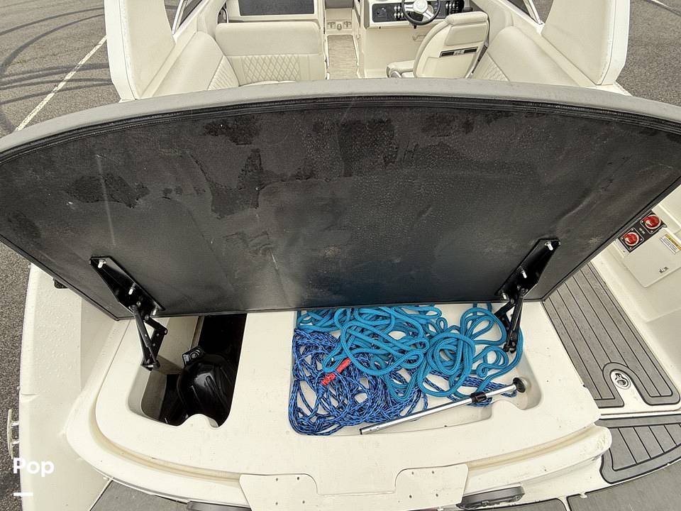 Slide: The Image of Sea Ray SLX 230 2020 - 15507991