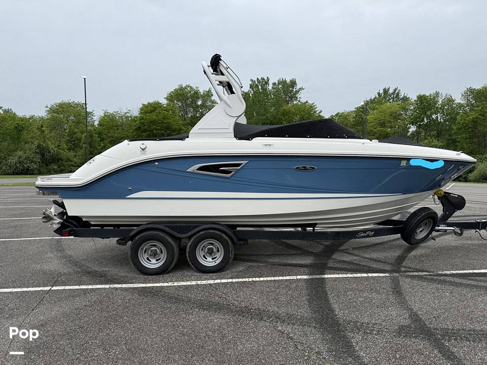 Slide: The Image of Sea Ray SLX 230 2020 - 15508004