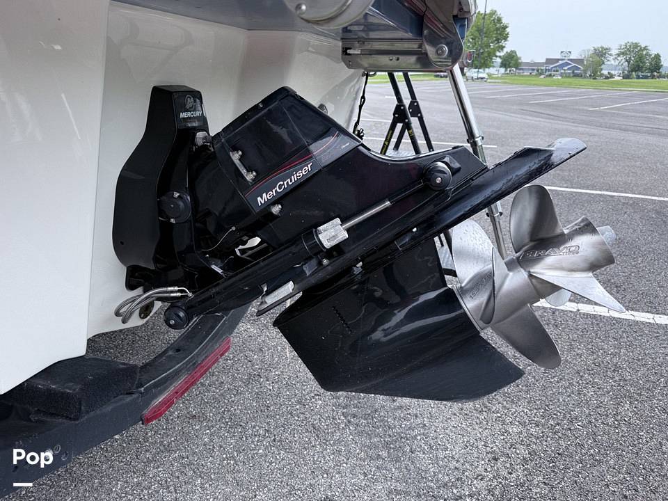 Slide: The Image of Sea Ray SLX 230 2020 - 15508008