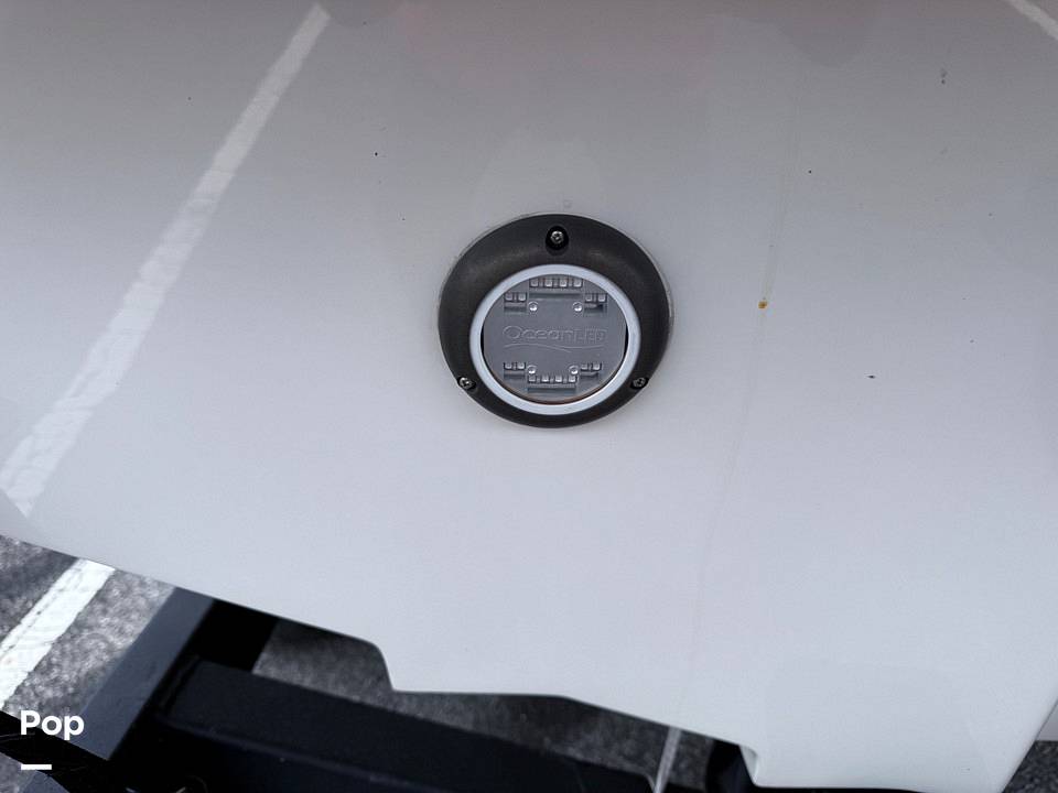 Slide: The Image of Sea Ray SLX 230 2020 - 15508011