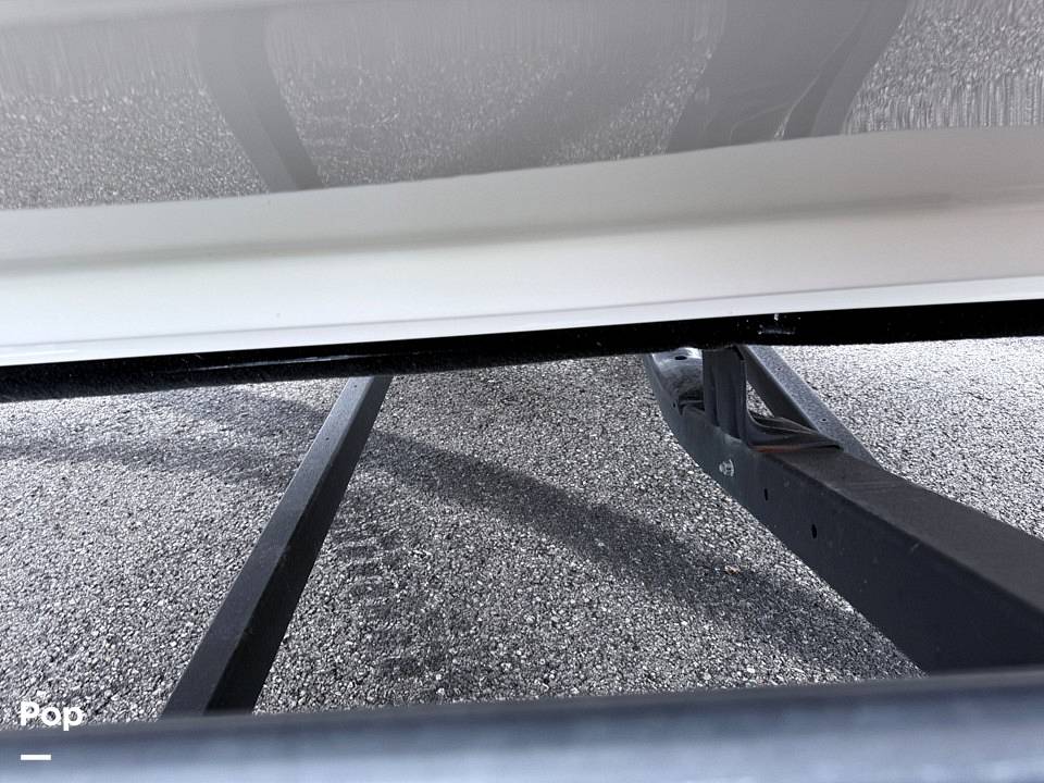 Slide: The Image of Sea Ray SLX 230 2020 - 15508013