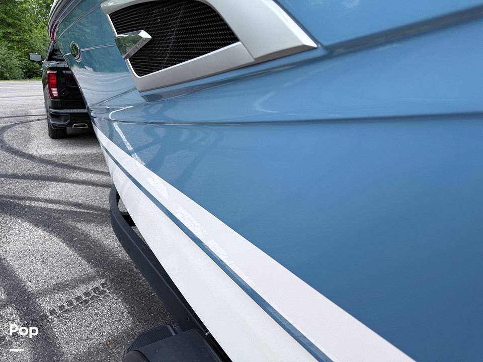 Slide: The Image of Sea Ray SLX 230 2020 - 15508014