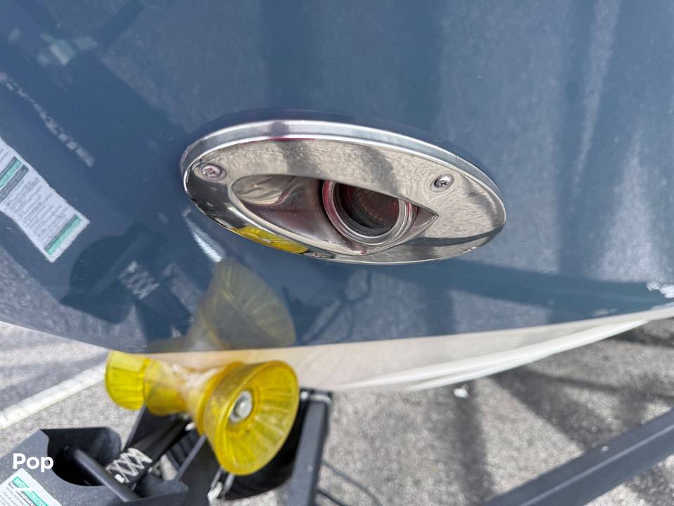 Slide: The Image of Sea Ray SLX 230 2020 - 15508015