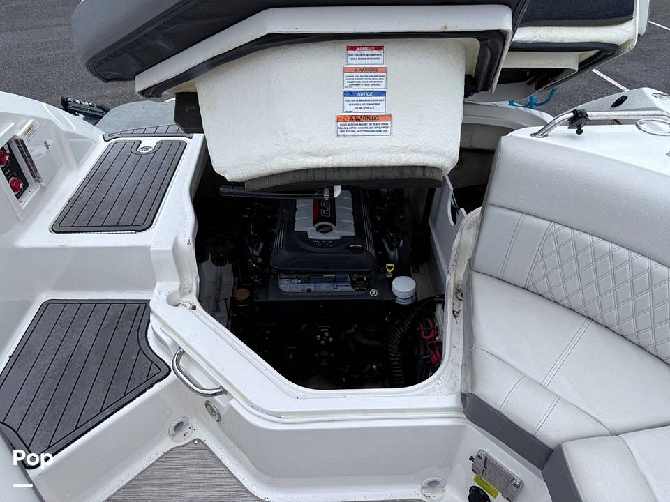 Slide: The Image of Sea Ray SLX 230 2020 - 15508016