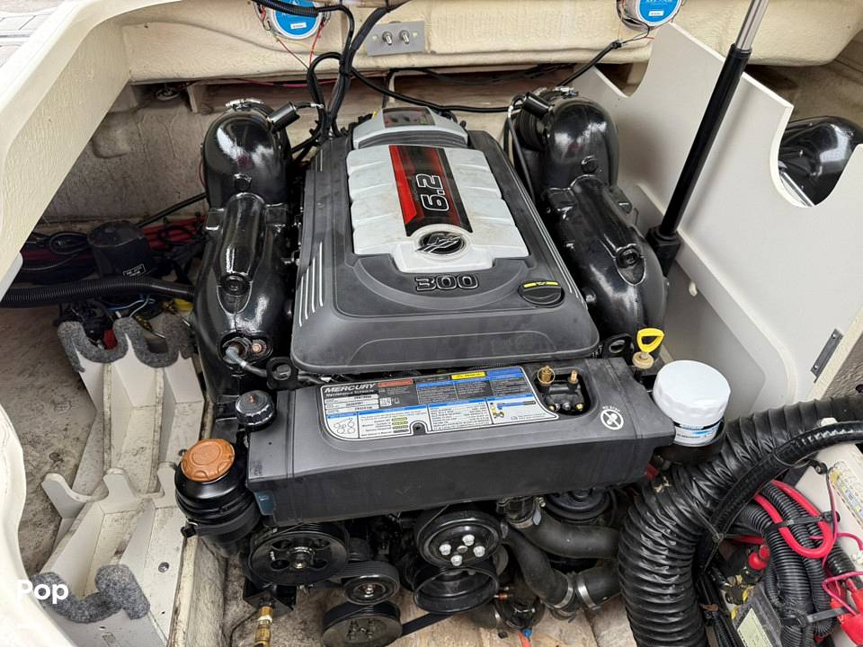 Slide: The Image of Sea Ray SLX 230 2020 - 15508017