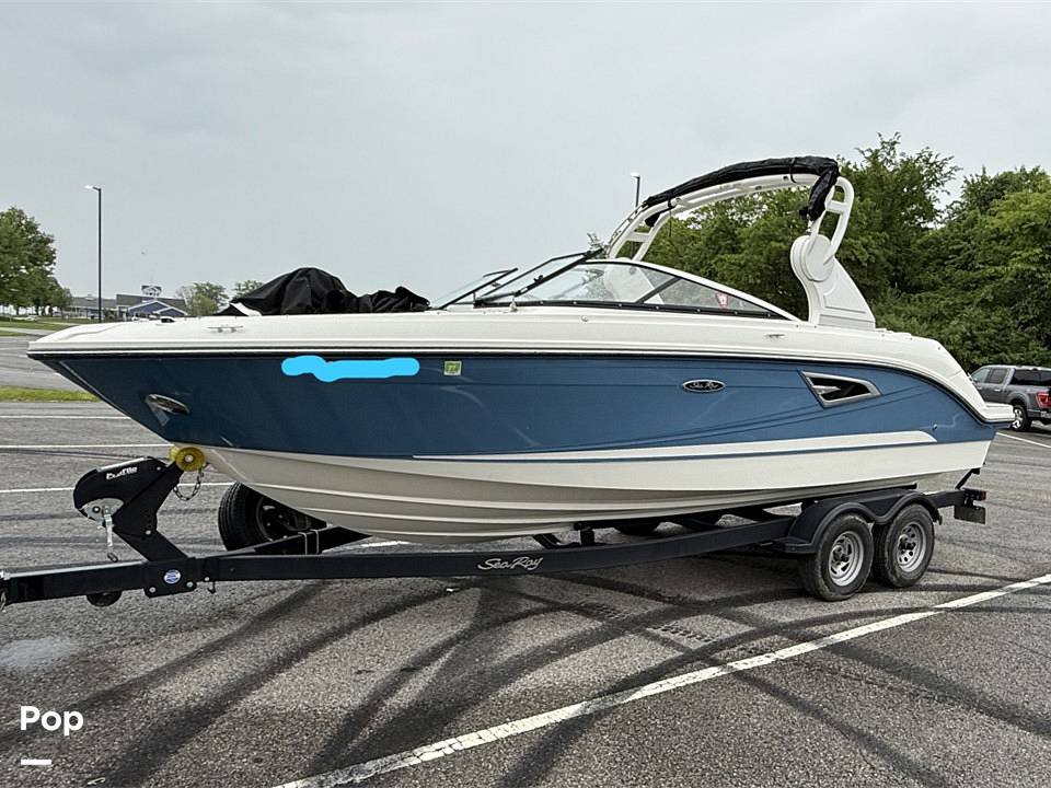 Slide: The Image of Sea Ray SLX 230 2020 - 15508029