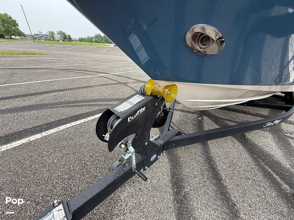 Slide: The Image of Sea Ray SLX 230 2020 - 15508037