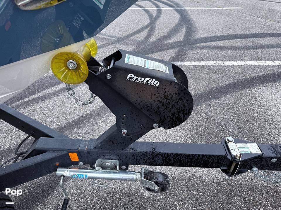 Slide: The Image of Sea Ray SLX 230 2020 - 15508038