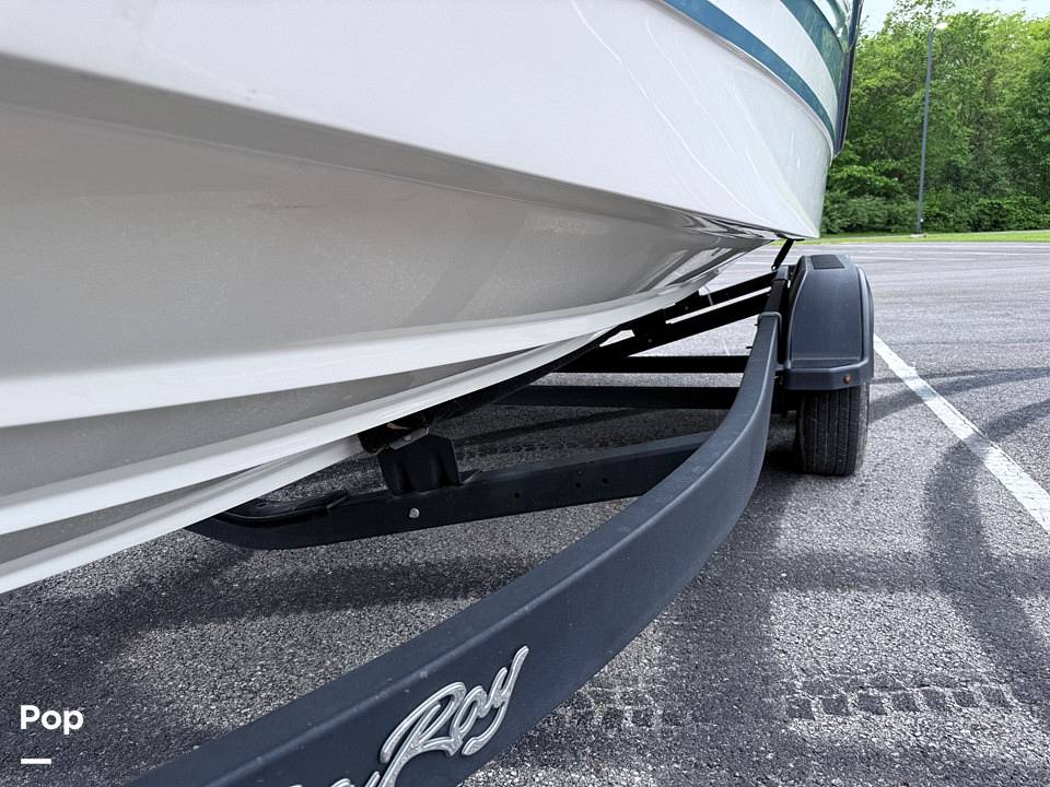 Slide: The Image of Sea Ray SLX 230 2020 - 15508039