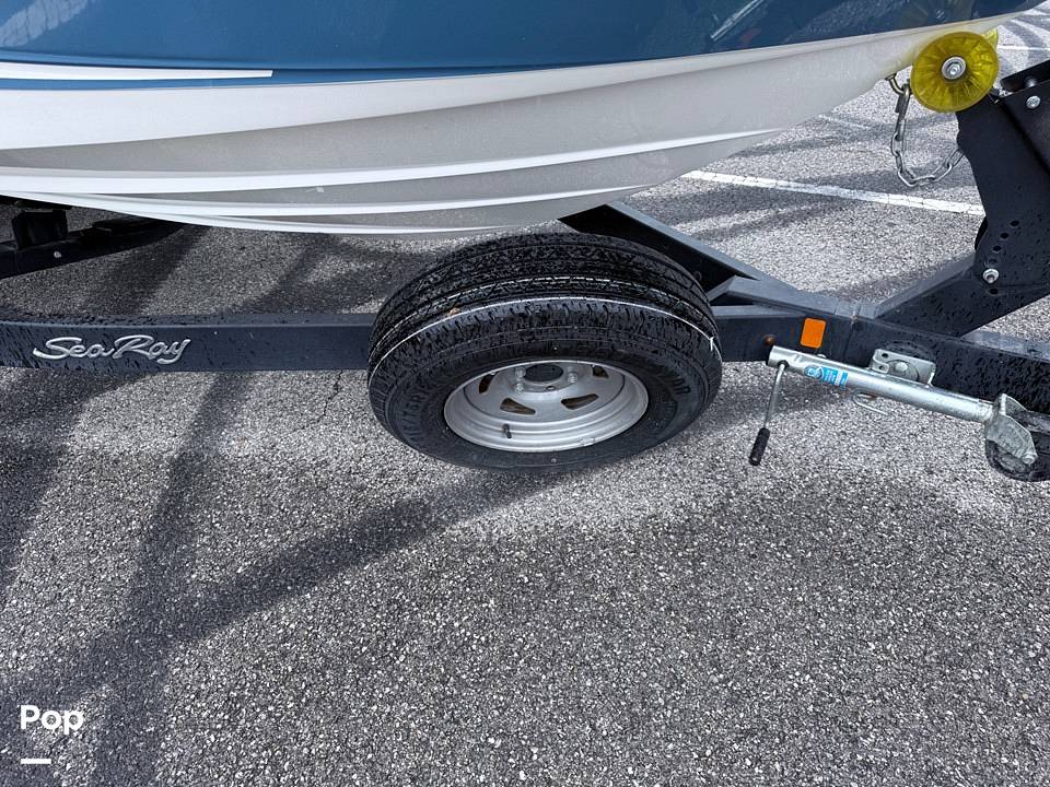 Slide: The Image of Sea Ray SLX 230 2020 - 15508040