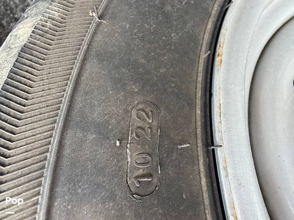 Slide: The Image of Sea Ray SLX 230 2020 - 15508042