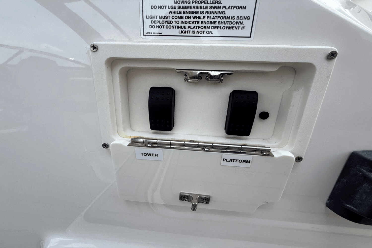 Slide: The Image of Sea Ray SLX 250 2021 - 10