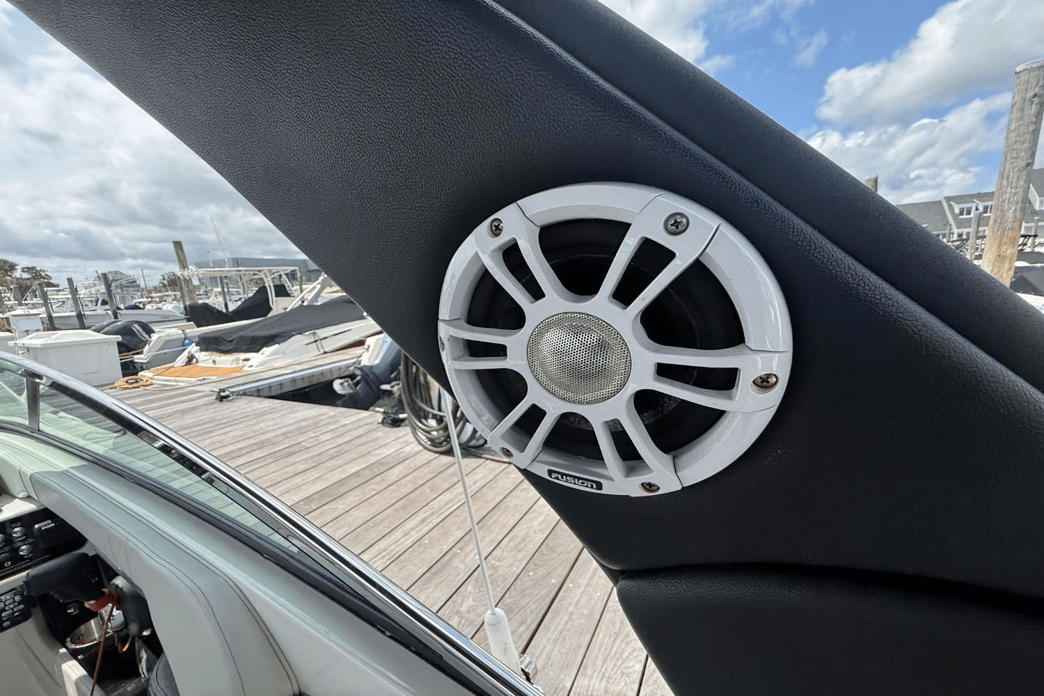 Slide: The Image of Sea Ray SLX 250 2021 - 18