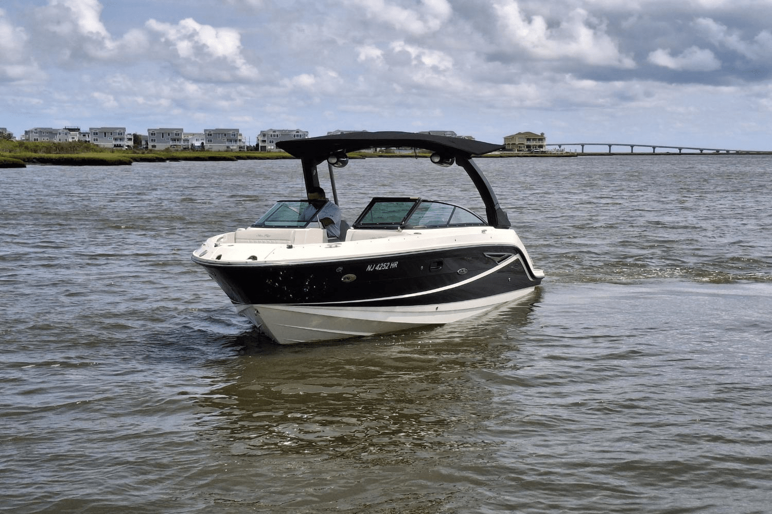 Slide: The Image of Sea Ray SLX 250 2021 - 4