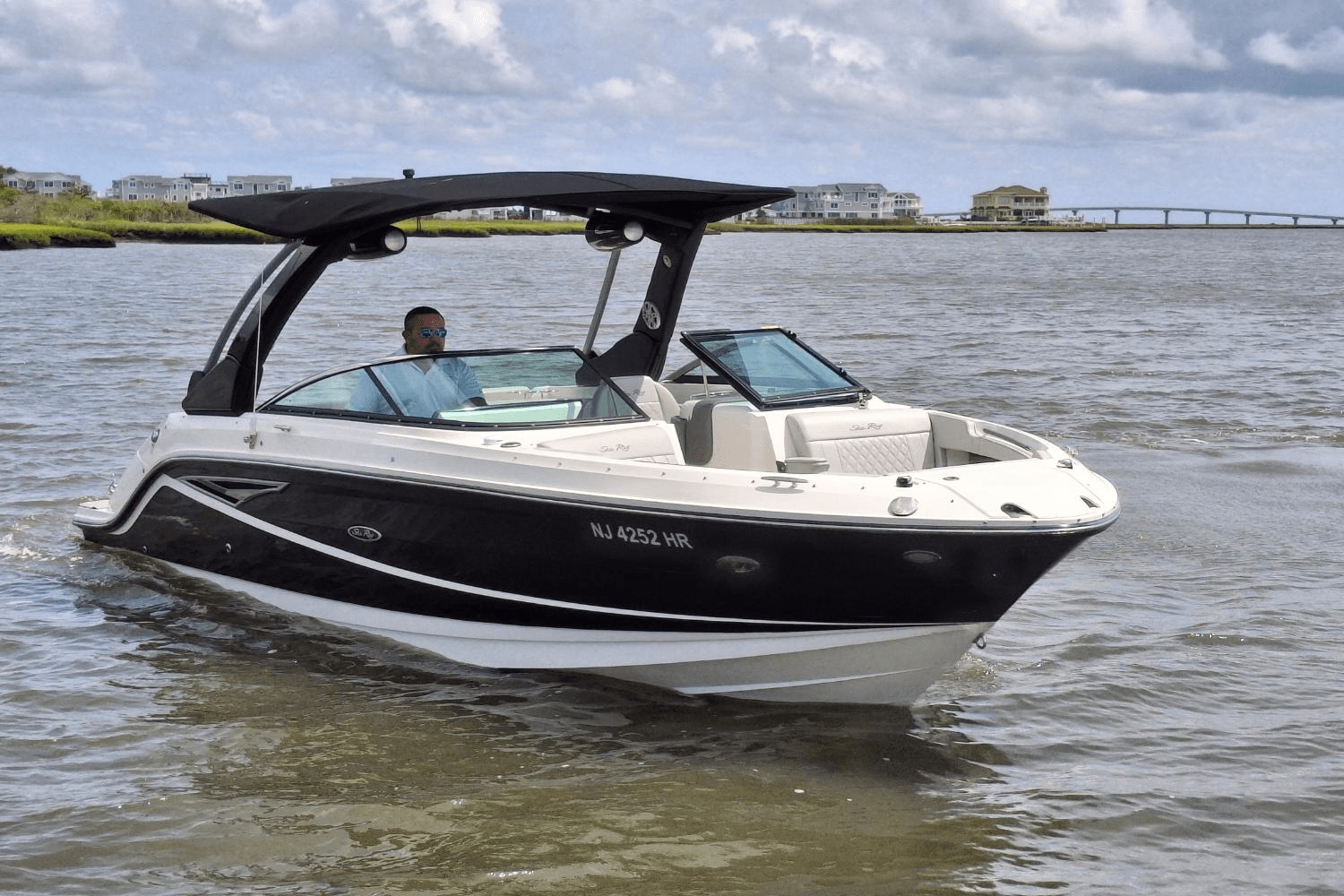 Slide: The Image of Sea Ray SLX 250 2021 - 5