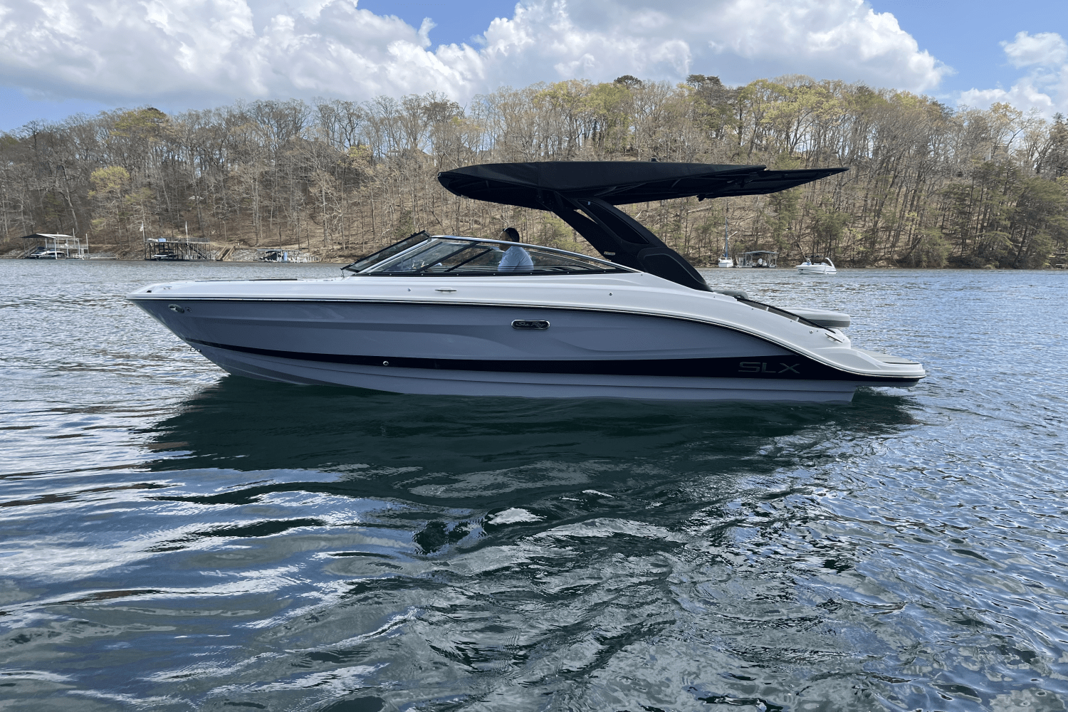 Slide: The Image of Sea Ray SLX 260 2025 - 1
