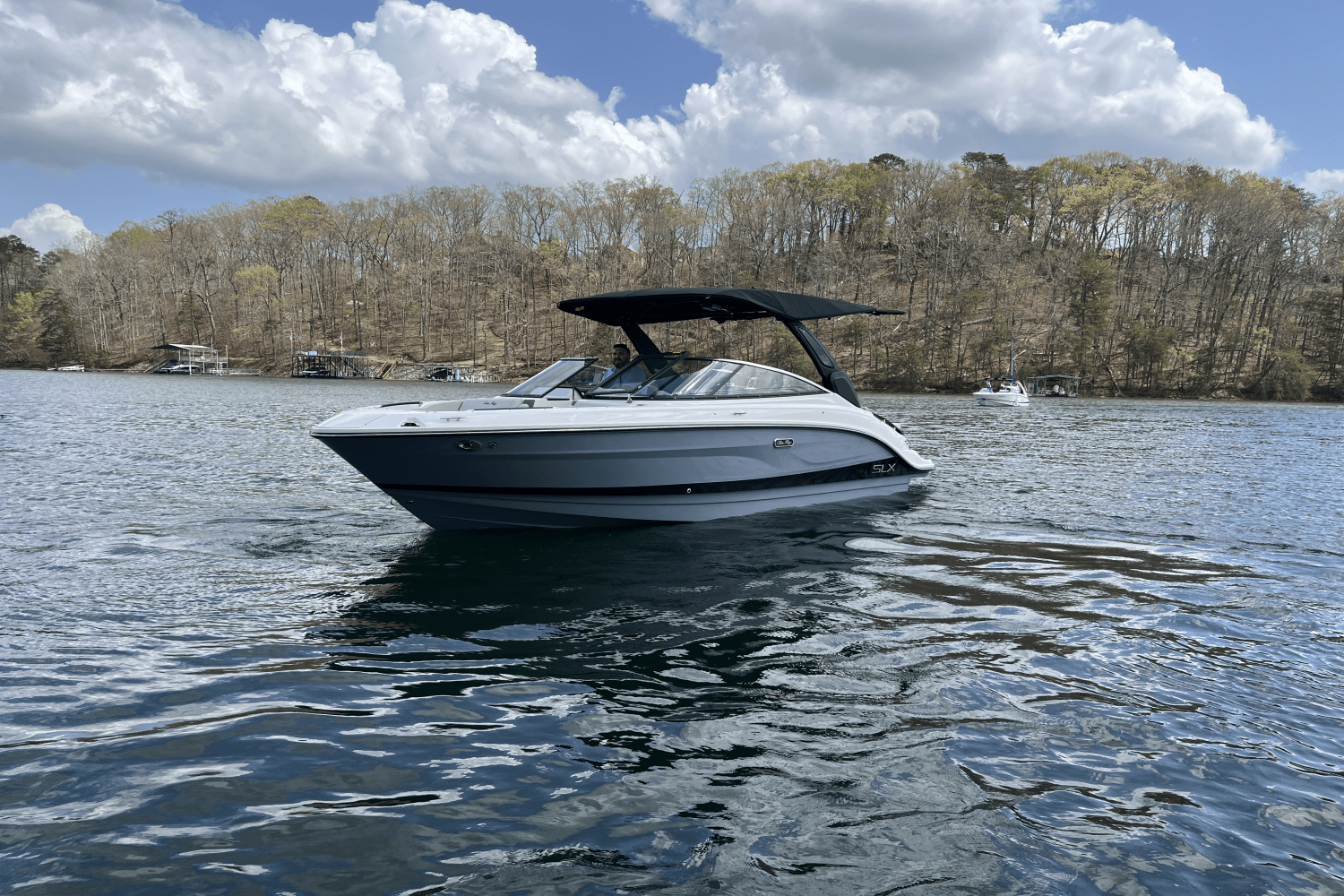 Slide: The Image of Sea Ray SLX 260 2025 - 10