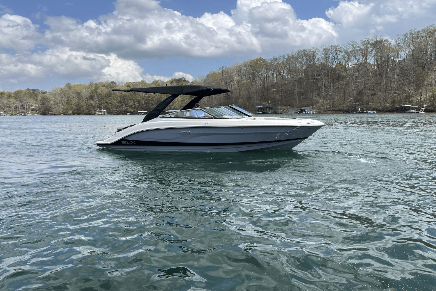 Slide: The Image of Sea Ray SLX 260 2025 - 14