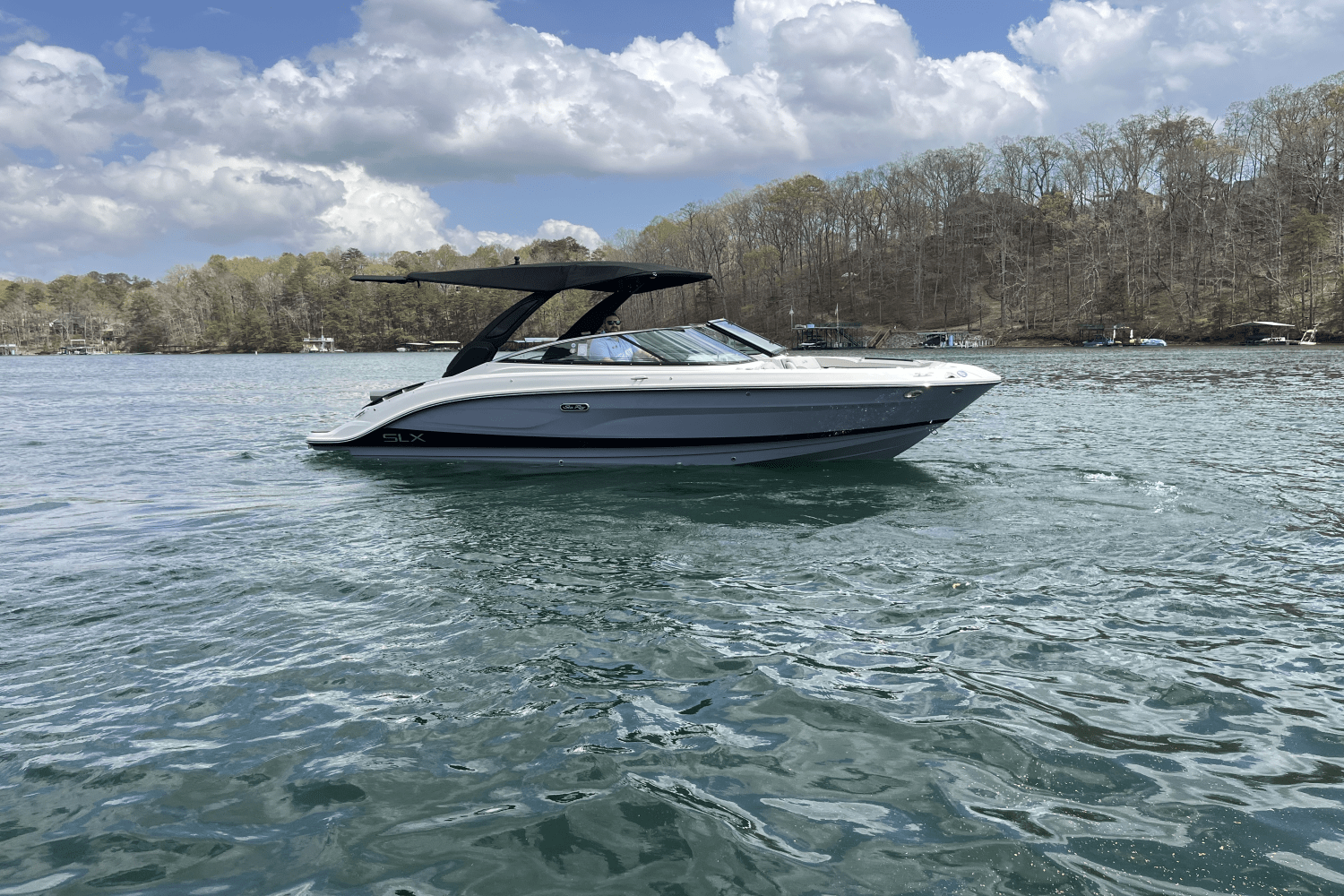 Slide: The Image of Sea Ray SLX 260 2025 - 15