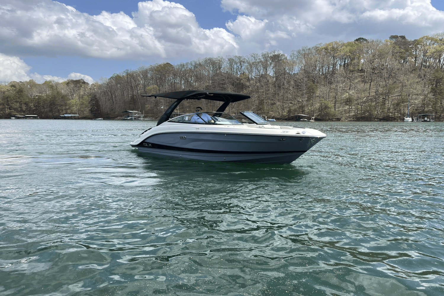 Slide: The Image of Sea Ray SLX 260 2025 - 16