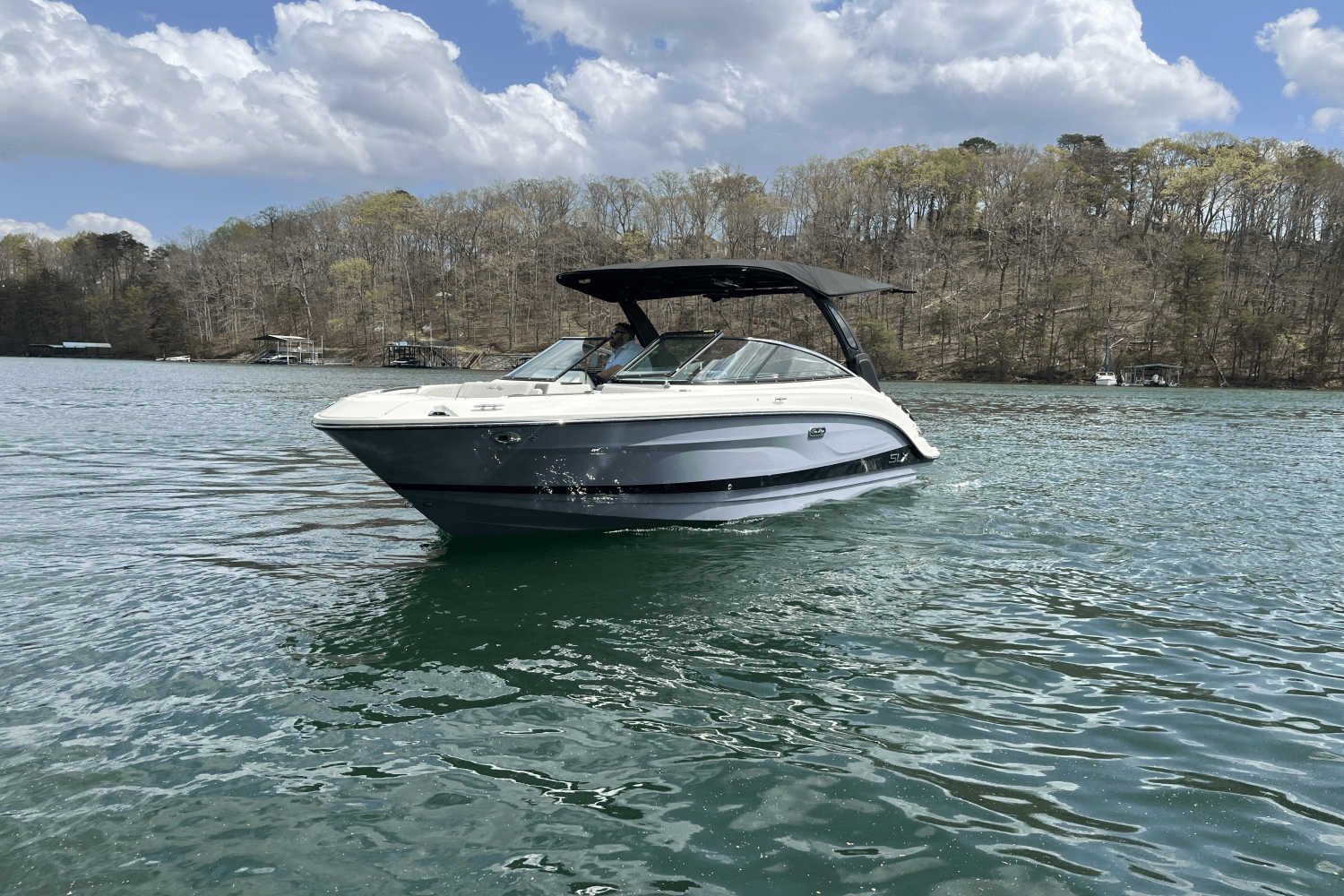 Slide: The Image of Sea Ray SLX 260 2025 - 19