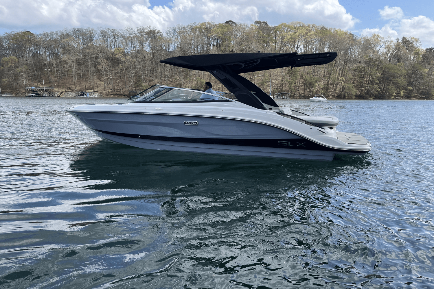 Slide: The Image of Sea Ray SLX 260 2025 - 3