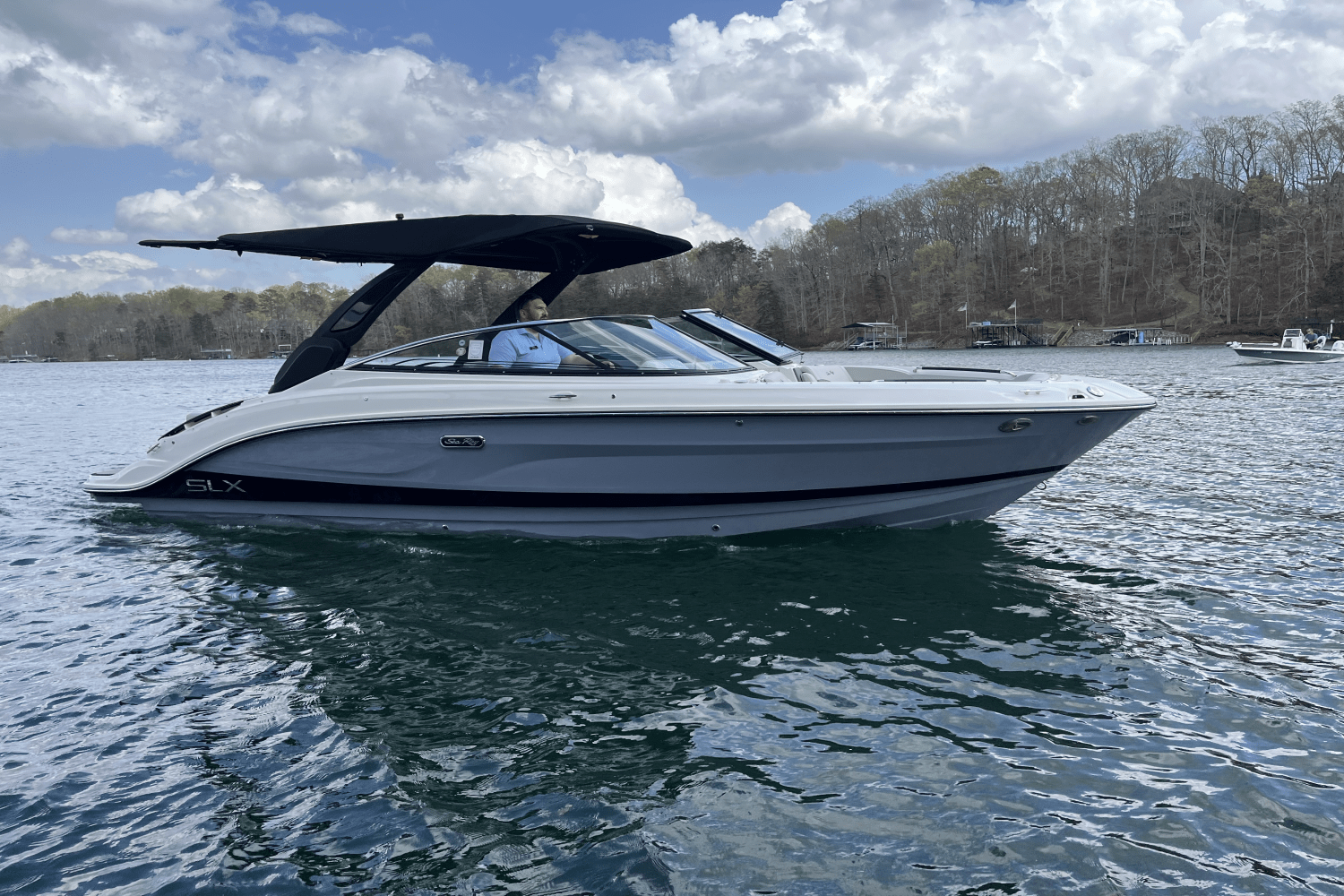 Slide: The Image of Sea Ray SLX 260 2025 - 4