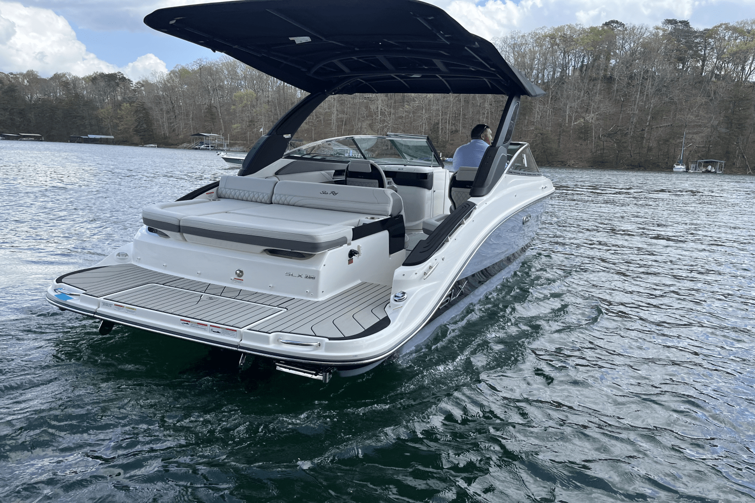 Slide: The Image of Sea Ray SLX 260 2025 - 8