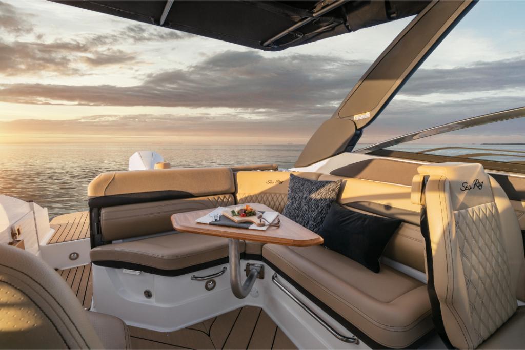 Slide: The Image of Sea Ray SLX 260 Outboard 2024 - 18