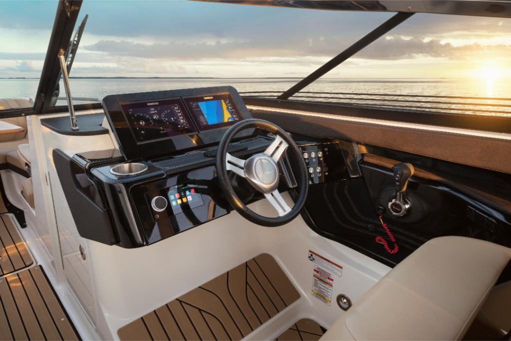 Slide: The Image of Sea Ray SLX 260 Outboard 2024 - 20