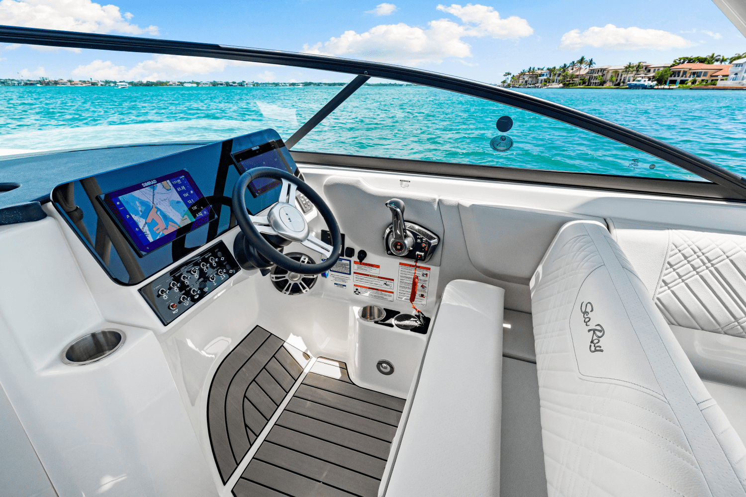 Slide: The Image of Sea Ray SLX 260 Outboard 2024 - 20
