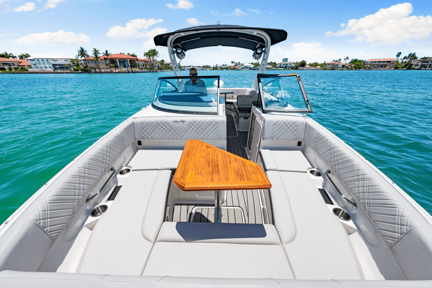 Slide: The Image of Sea Ray SLX 260 Outboard 2024 - 27