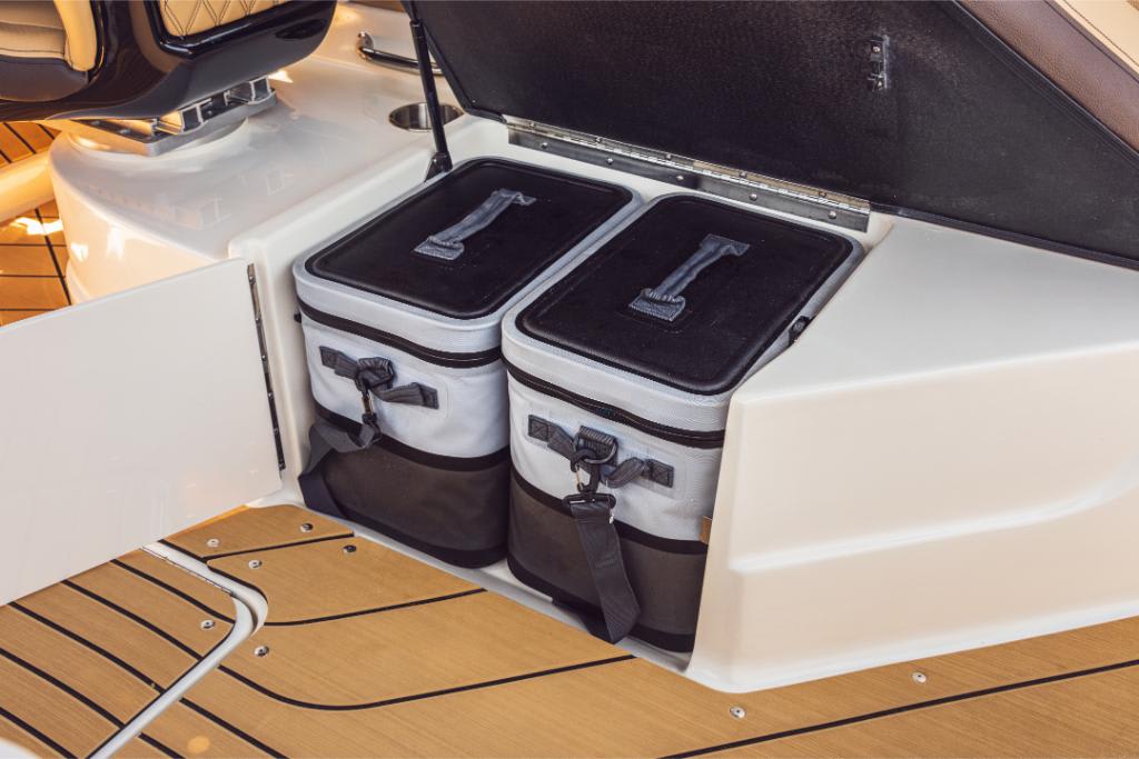 Slide: The Image of Sea Ray SLX 260 Outboard 2024 - 29