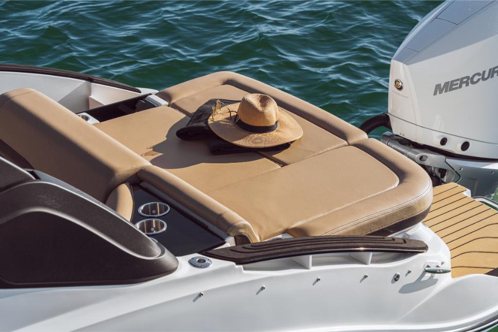 Slide: The Image of Sea Ray SLX 260 Outboard 2024 - 30