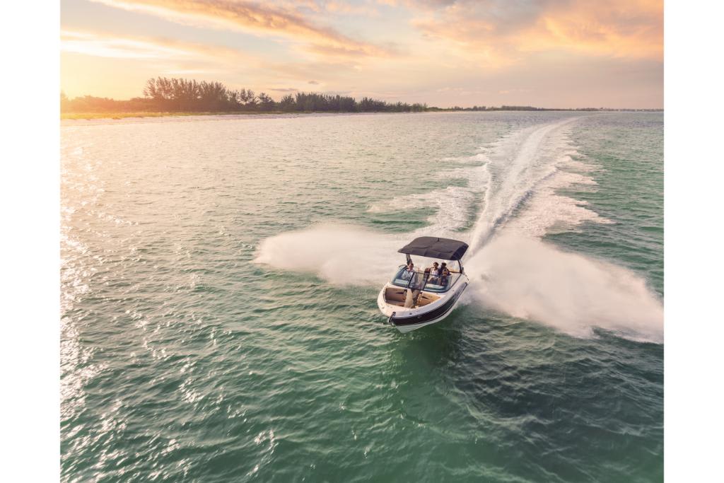 Slide: The Image of Sea Ray SLX 260 Outboard 2024 - 7