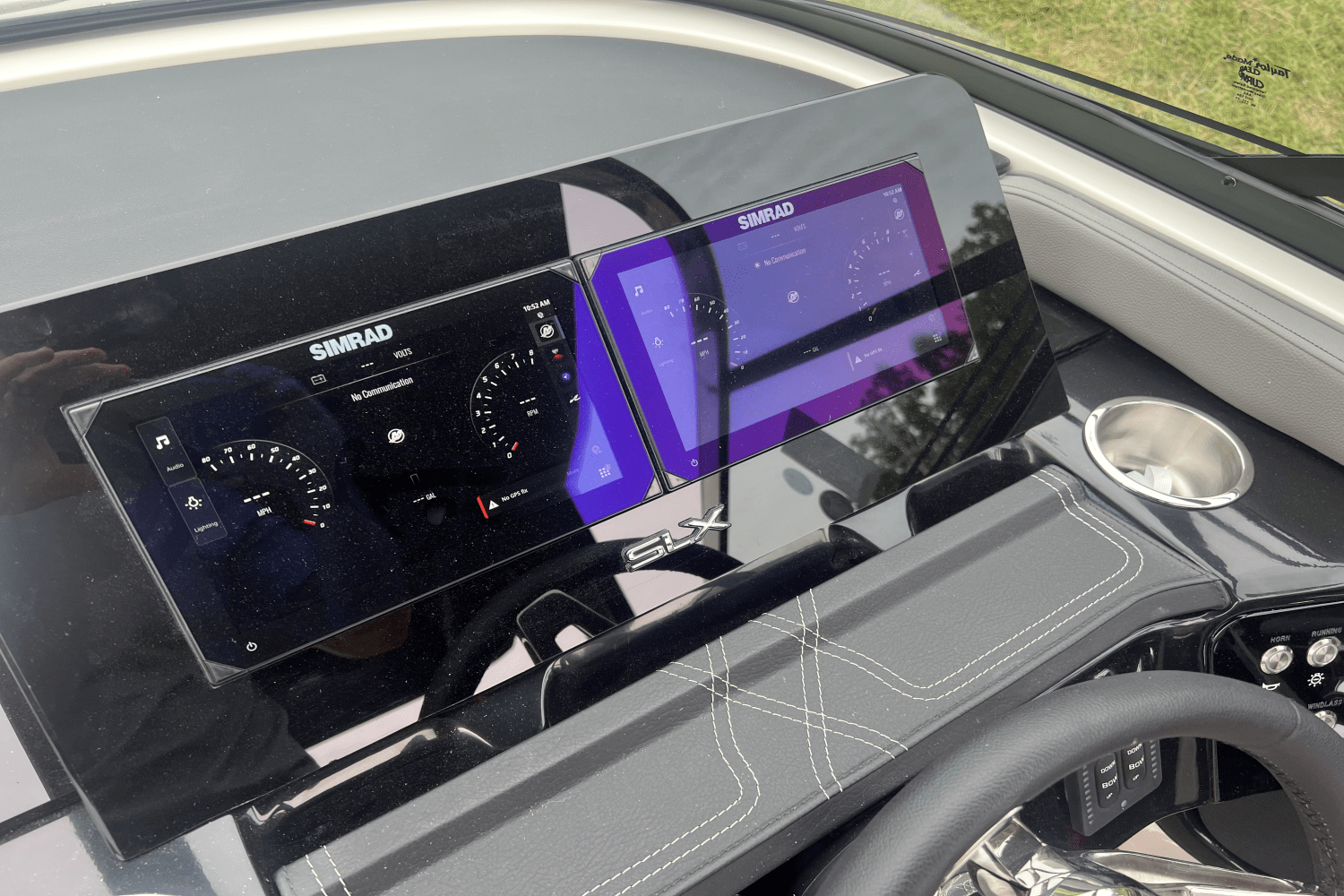 Slide: The Image of Sea Ray SLX 260 Outboard 2025 - 10