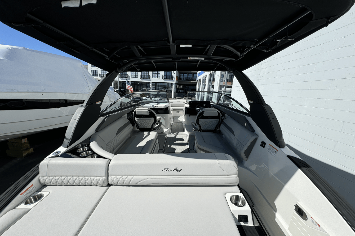 Slide: The Image of Sea Ray SLX 260 Outboard 2025 - 13