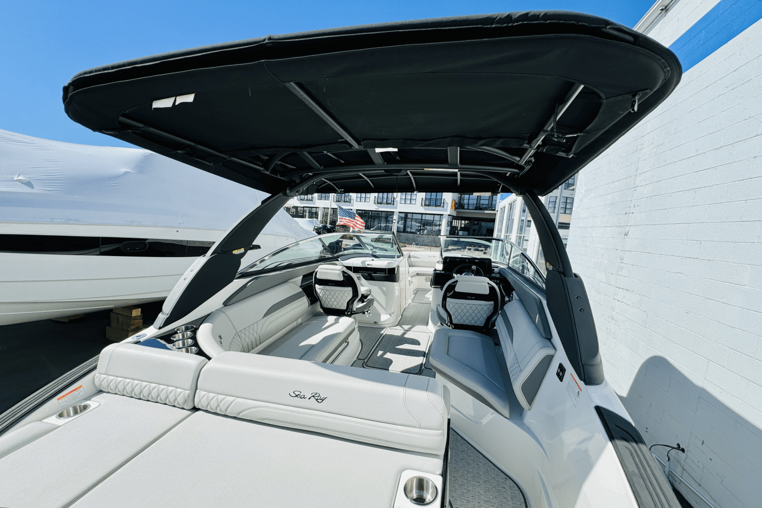 Slide: The Image of Sea Ray SLX 260 Outboard 2025 - 15